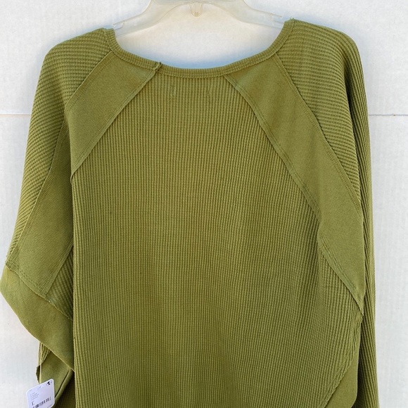 NWT Free People Womens medium ferngully green oversized Santa Clara thermal top - Picture 7 of 8